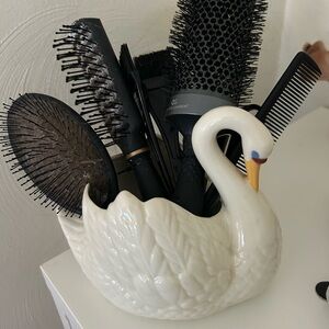 White Swan Hairbrush Holder